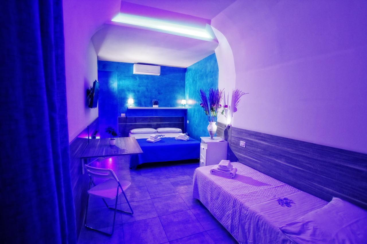 ナポリ Chiaia Relax Bed & Breakfast エクステリア 写真