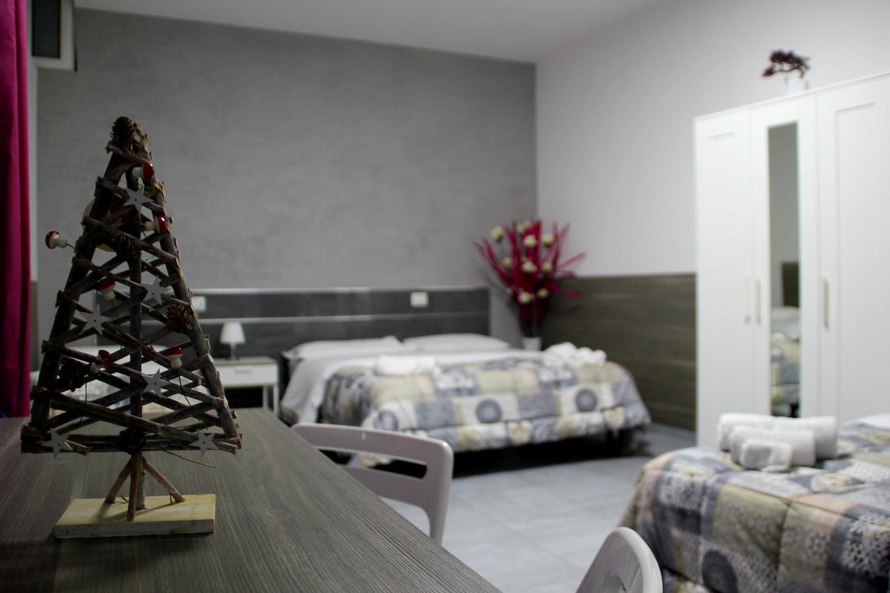 ナポリ Chiaia Relax Bed & Breakfast エクステリア 写真