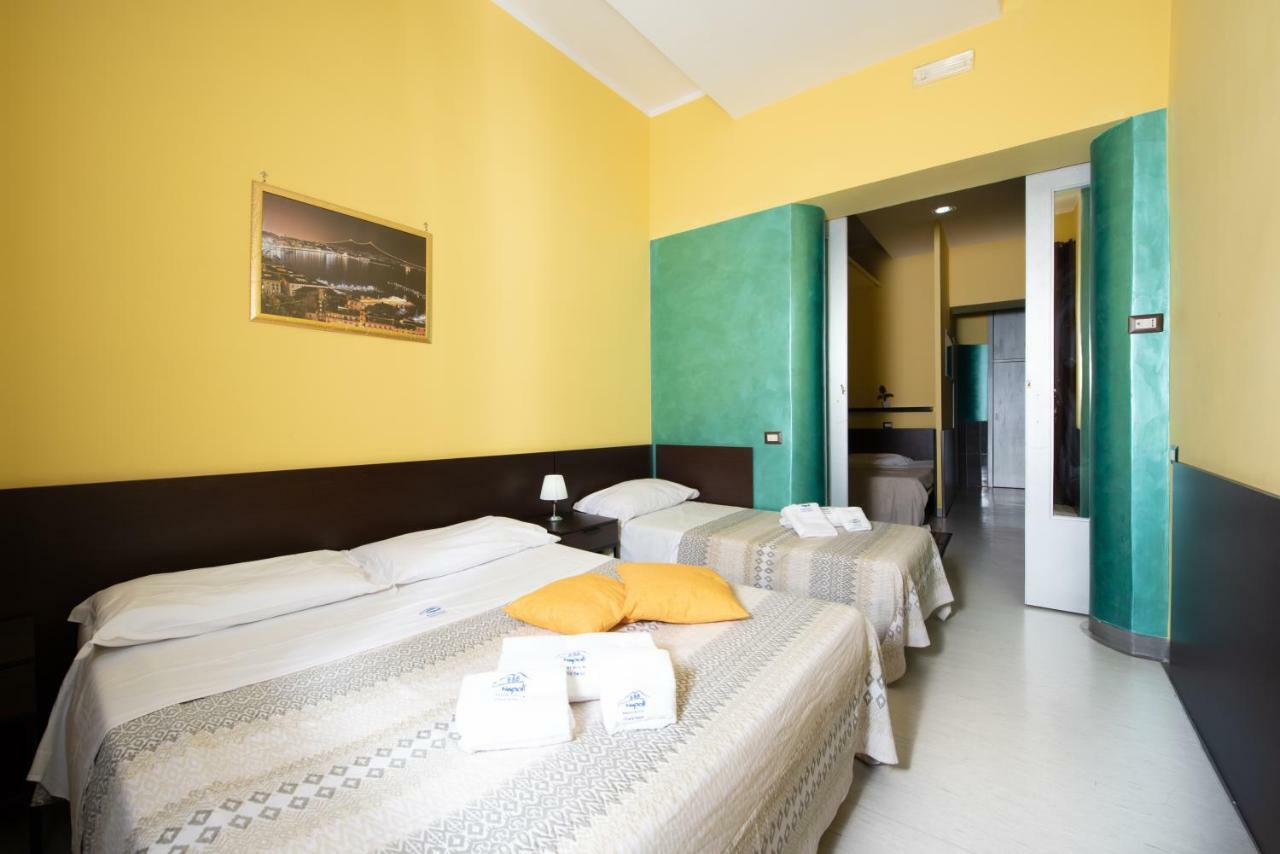 ナポリ Chiaia Relax Bed & Breakfast エクステリア 写真