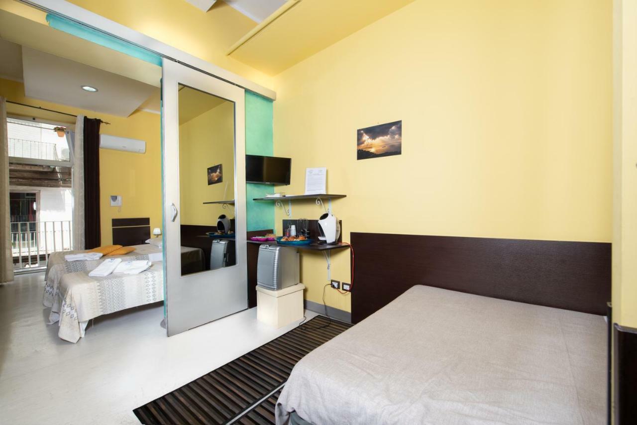 ナポリ Chiaia Relax Bed & Breakfast エクステリア 写真