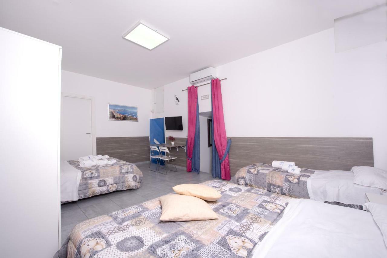 ナポリ Chiaia Relax Bed & Breakfast エクステリア 写真