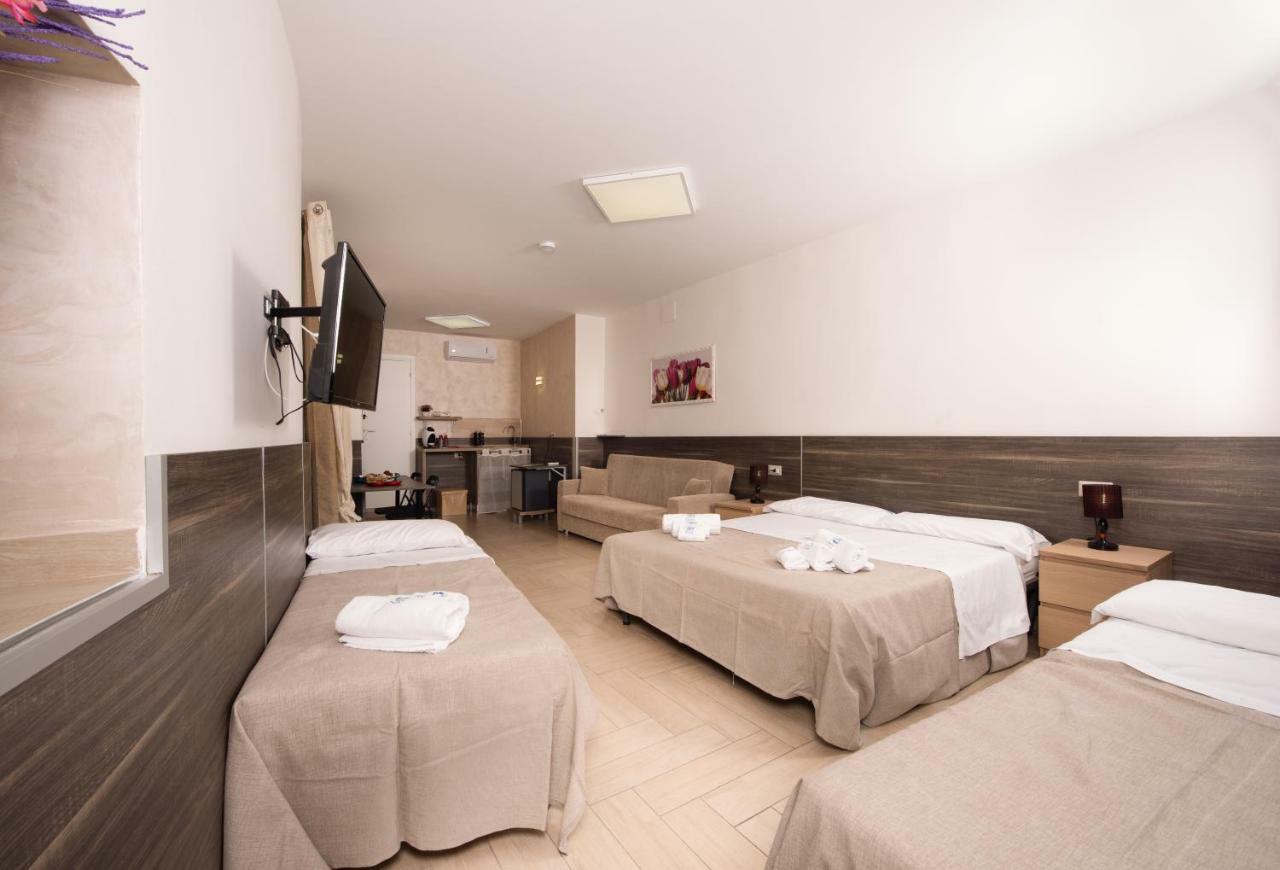 ナポリ Chiaia Relax Bed & Breakfast エクステリア 写真