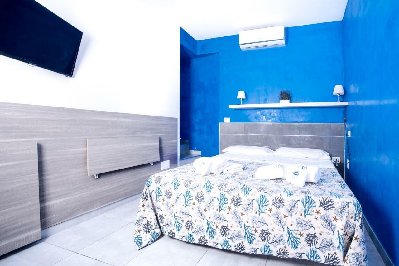 ナポリ Chiaia Relax Bed & Breakfast エクステリア 写真