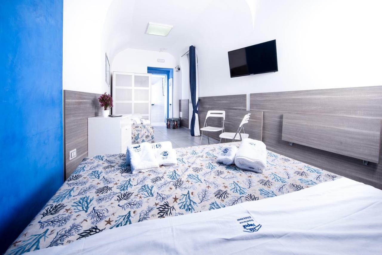 ナポリ Chiaia Relax Bed & Breakfast エクステリア 写真